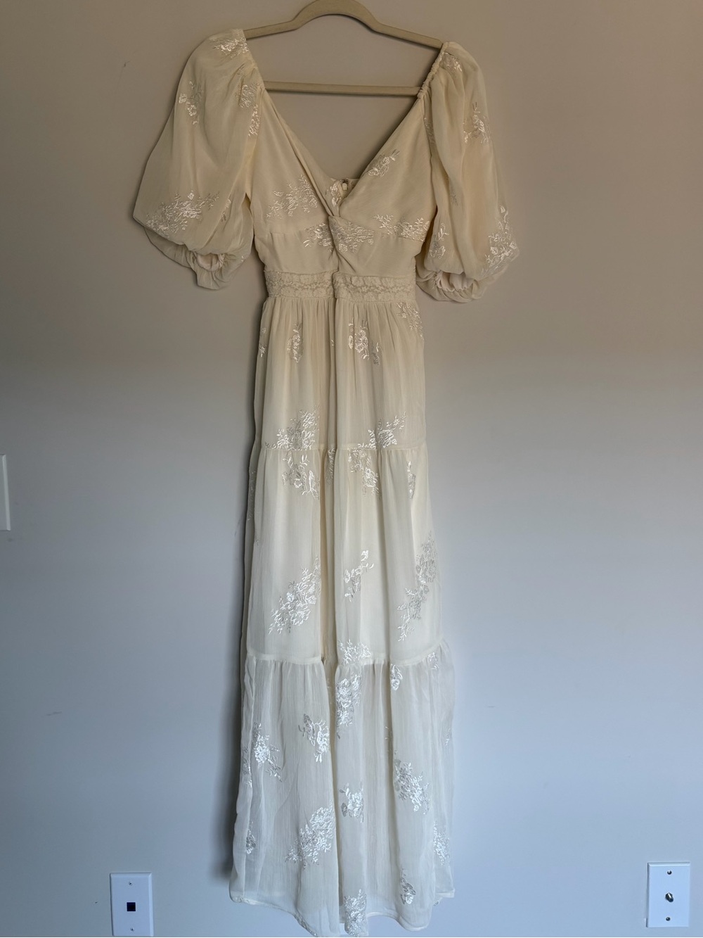 Altar’d state Creamy White Puff-Sleeve Maxi Dress size M
